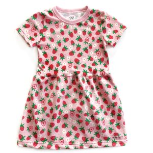 klänning med jordgubbar