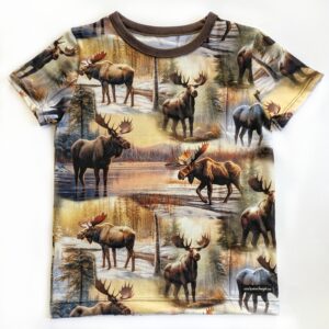 T-shirt med älgar stl 110