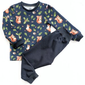 T-shirt med ekorrar + byxor