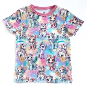 t-shirt med enhörningar stl 110