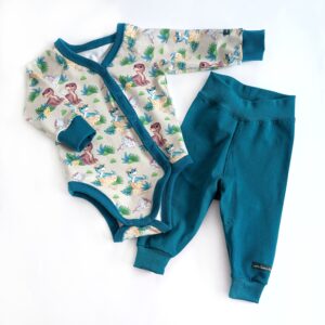 Body med dinosaurieungar + gröna byxor