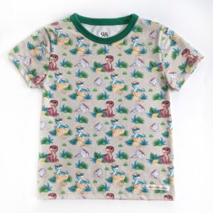 Kortärmad t-shirt med dinosaurieungar
