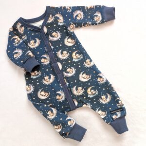 Baggydress med nallar och månar