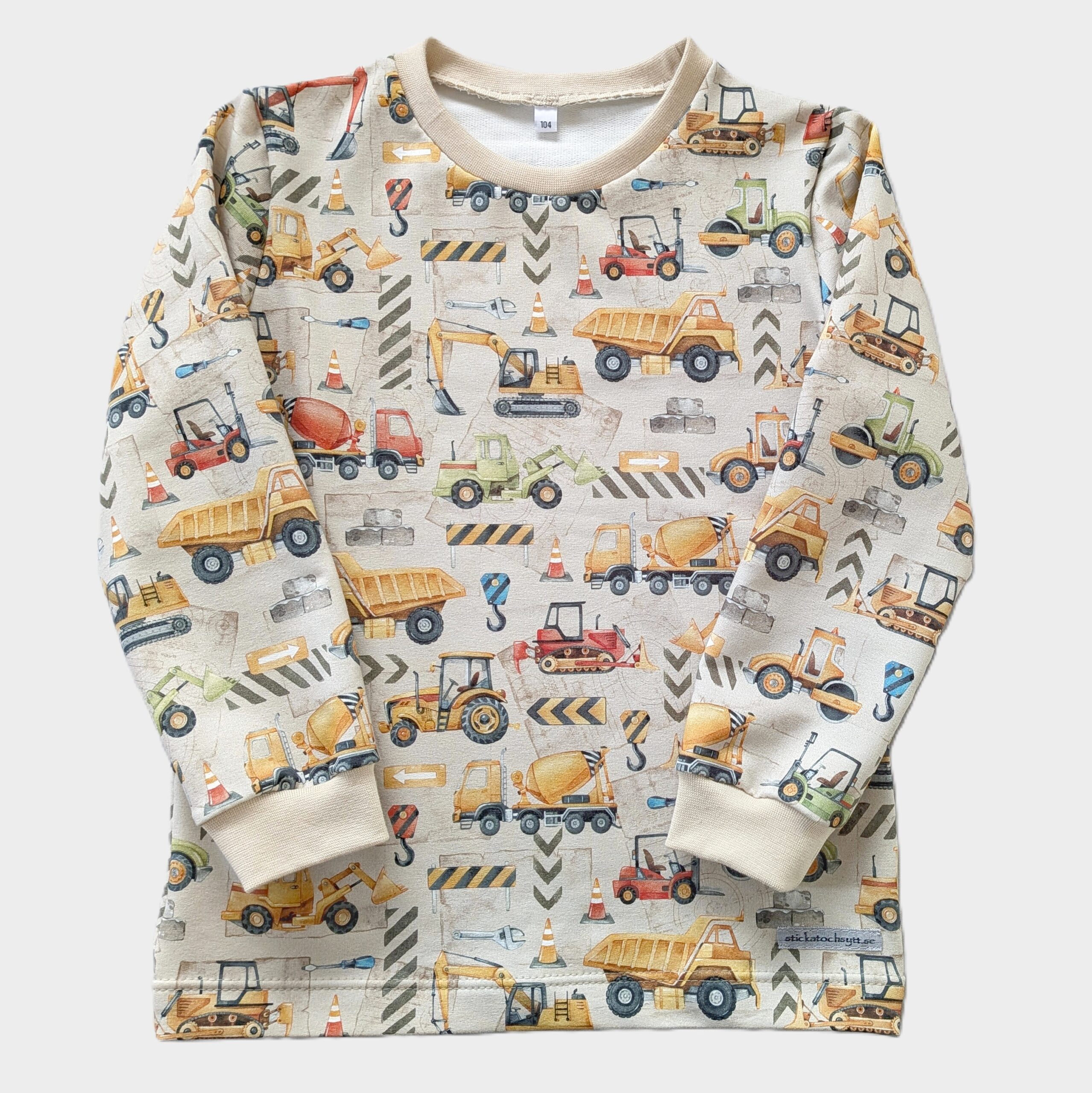 . 1 Sweatshirt, 3-4 år, storlek 104 – Byggfordon på beige botten